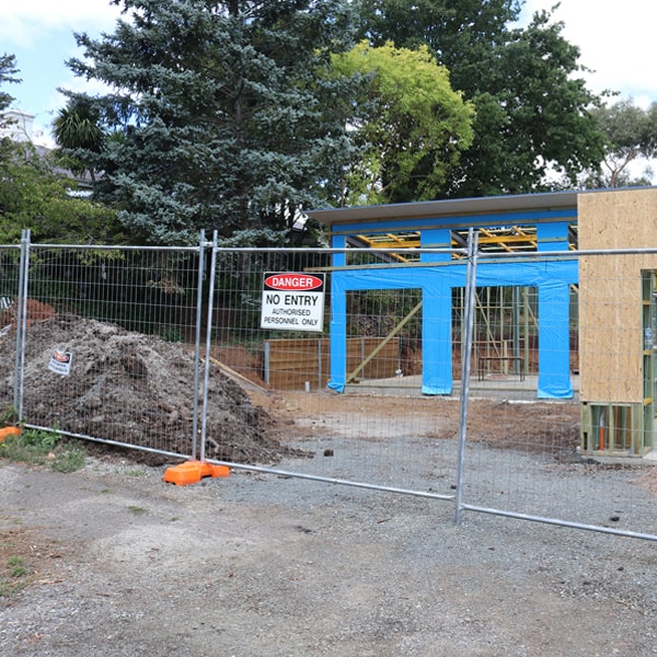 do you deliver and install temporary fencing and what's the price for these services in Lyons